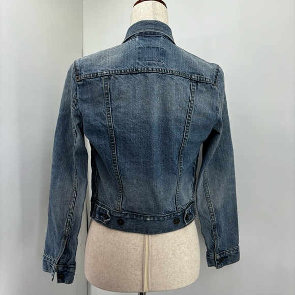 Levi’s Women’s Cropped Denim Distressed Jacket, GUC - Picture 3 of 10